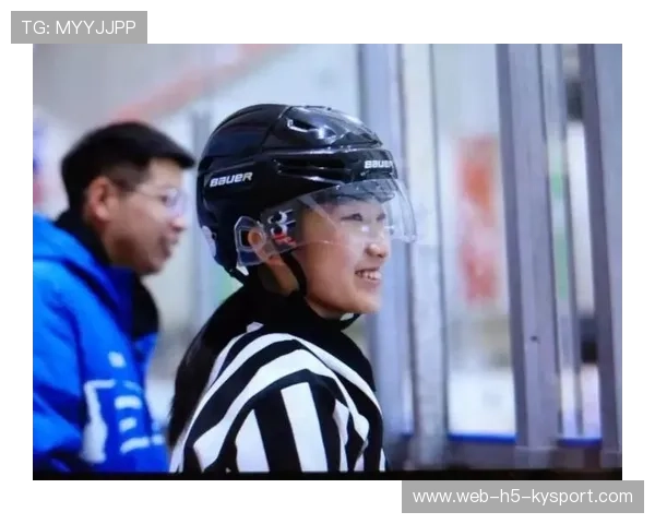 中国足球裁判比赛录像复核全面普及，提升判罚公正性，国内足球裁判