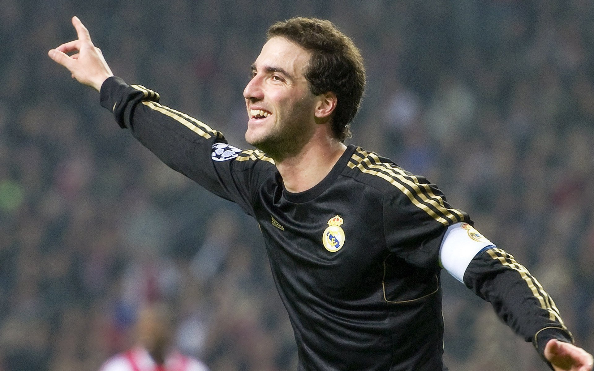 德国队锋线冲击力十足，教练战术获好评，德国队锋线三人组